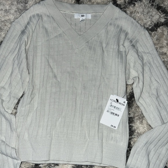 NWT: V Neck Sweater - Picture 3 of 4